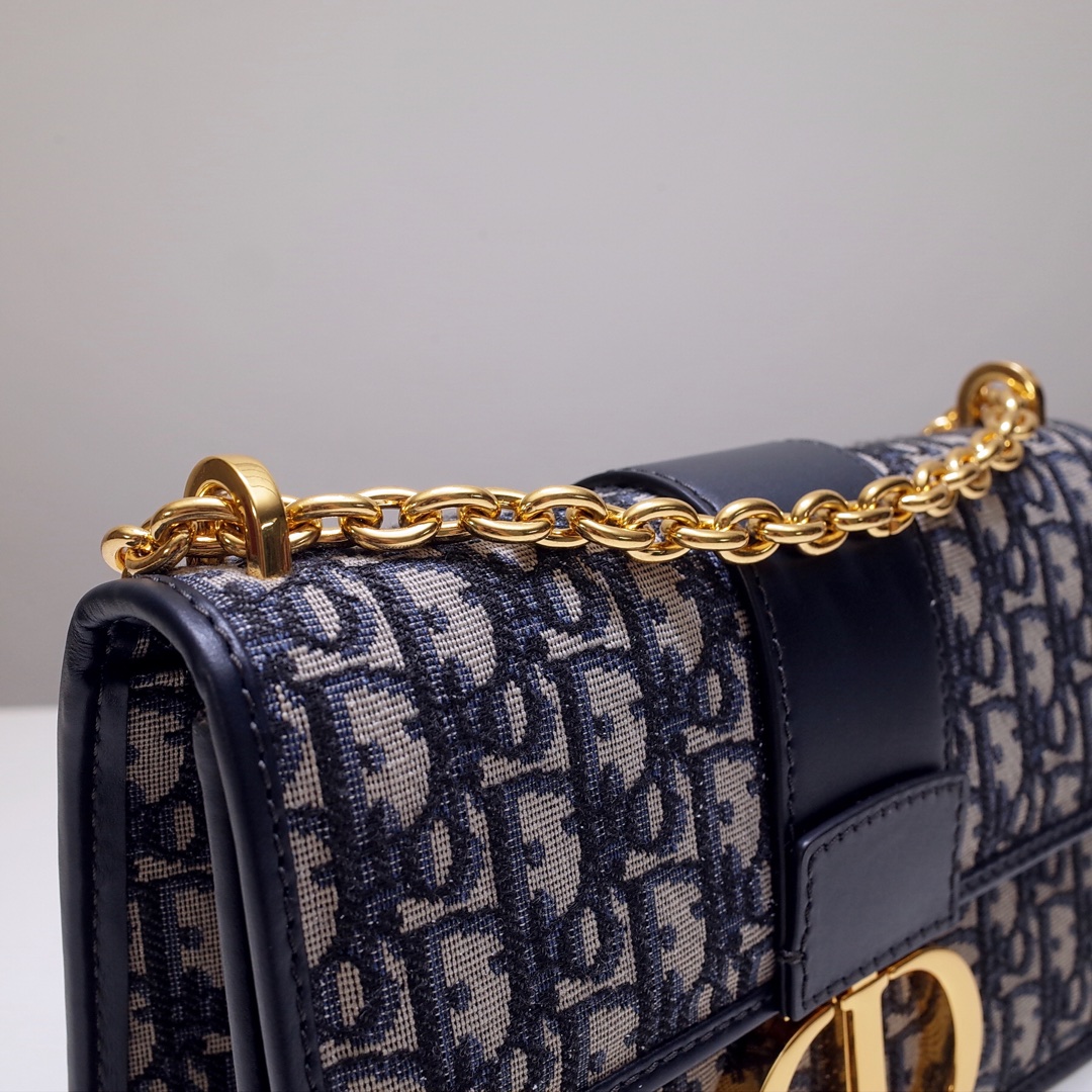 30 Montaigne Chain Bag Blue Dior Oblique Jacquard